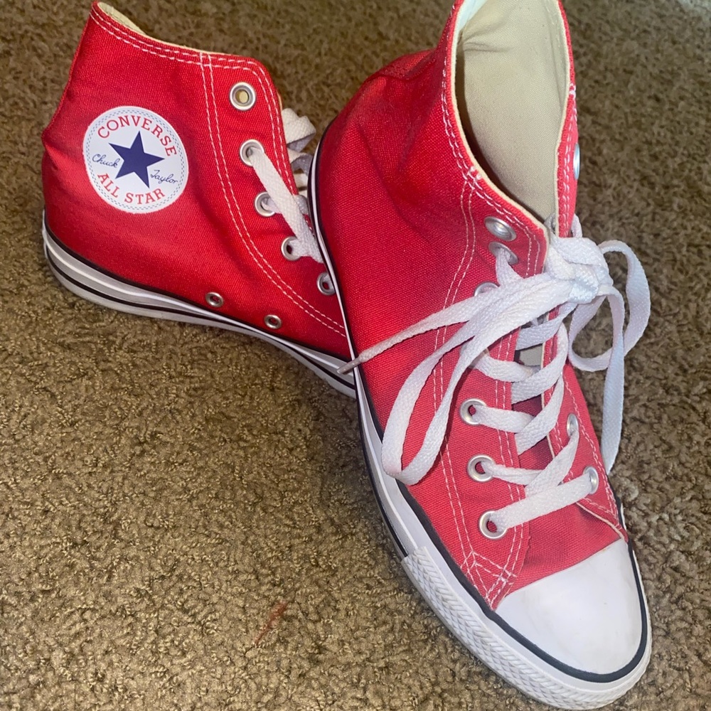 Red classic Converse, like new!